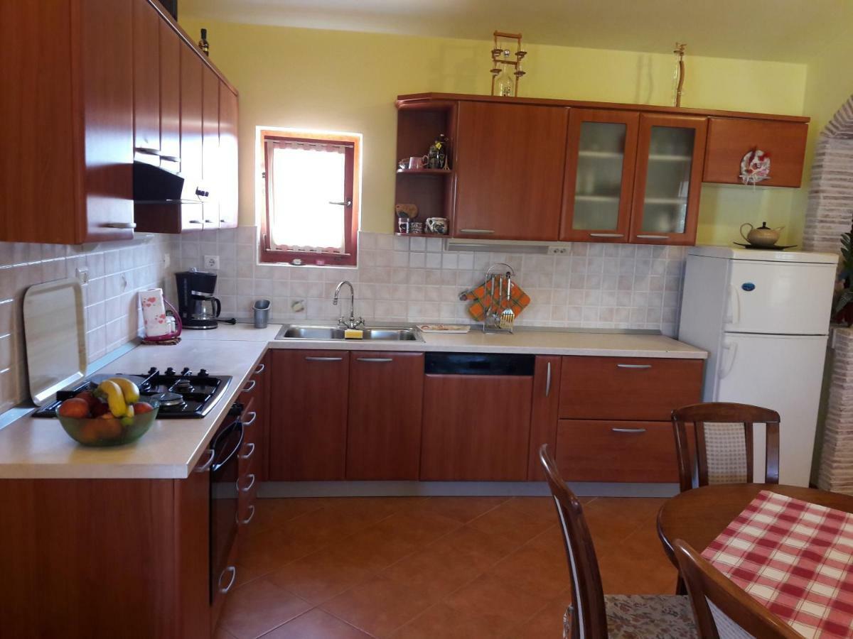 Apartment Tila In Šišan Kültér fotó